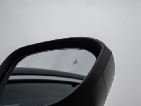 Used 2023 Nissan Rogue S image 25