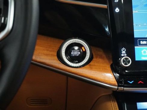 Used 2024 Jeep Grand Wagoneer Series III image 25