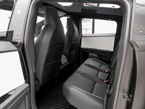 Used 2024 Tesla Cybertruck AWD Crew Cab image 39