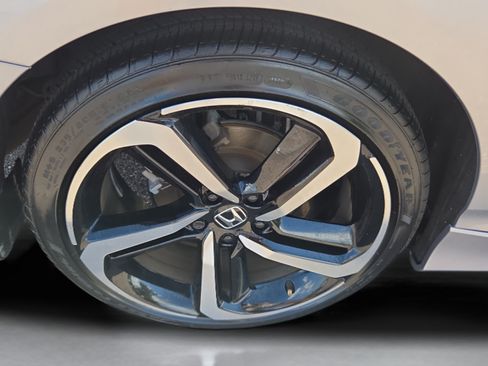 Certified 2018 Honda Accord Sport image 20