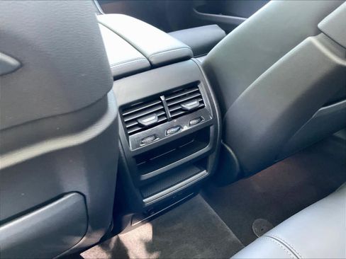 Used 2025 BMW X5 M60i AWD/4WD image 37