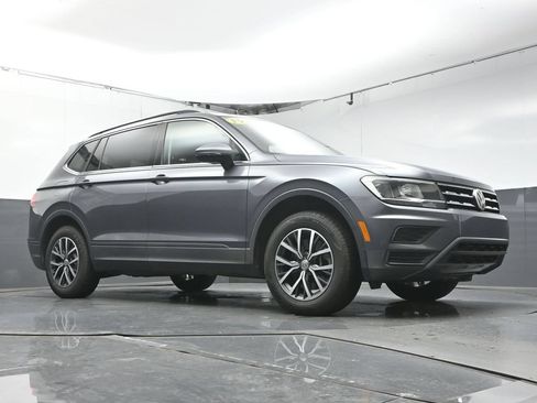 Used 2019 Volkswagen Tiguan SE w/ Panoramic Sunroof Package AWD/4WD image 40