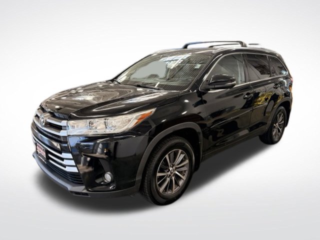 Used 2017 Toyota Highlander XLE w/ Protection Package #3 AWD/4WD image 3
