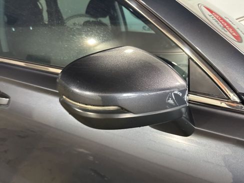 Used 2023 Honda CR-V EX image 9