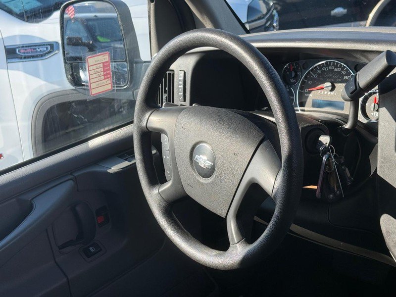 Used 2015 Chevrolet Express 3500 RWD image 18