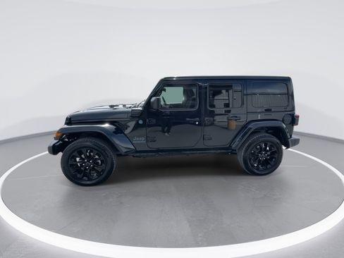 Used 2025 Jeep Wrangler Unlimited Sahara w/ Safety Group AWD/4WD image 10