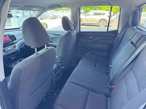Used 2022 Honda Ridgeline Sport image 11