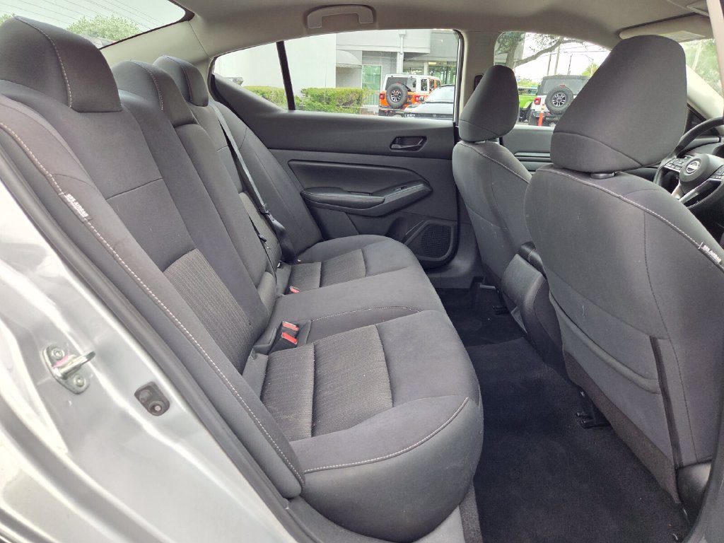 Used 2024 Nissan Altima 2.5 SV FWD image 17