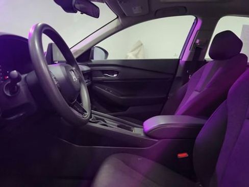 Used 2025 Honda Accord SE image 16