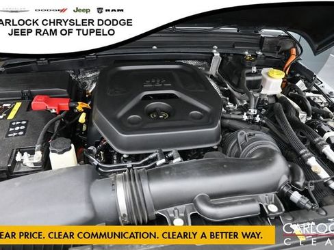 Used 2025 Jeep Wrangler Unlimited Sahara AWD/4WD image 32