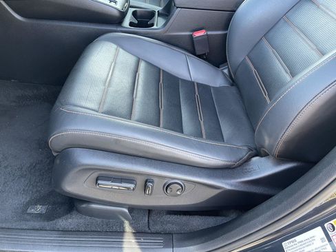 Used 2023 Honda CR-V Sport Touring image 3