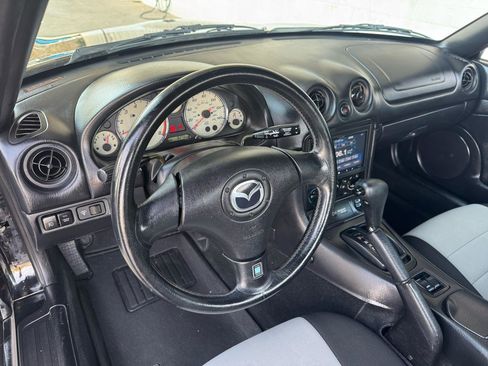Used 2002 MAZDA MX-5 Miata image 16