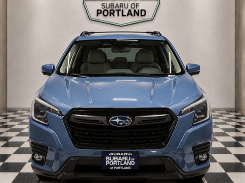 Used 2023 Subaru Forester Limited AWD/4WD image 2