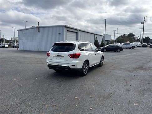 Used 2020 Nissan Pathfinder S image 5