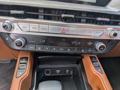 Used 2024 Kia Telluride EX X-Line AWD/4WD image 19