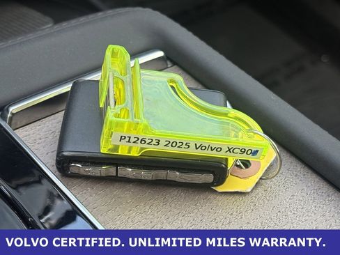 Certified 2025 Volvo XC90 B6 Plus image 38