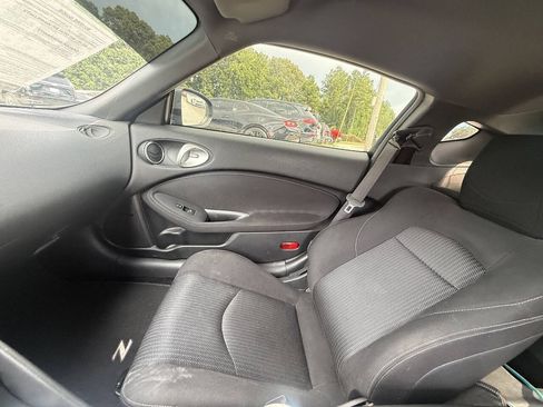 Used 2016 Nissan 370Z Coupe RWD image 24