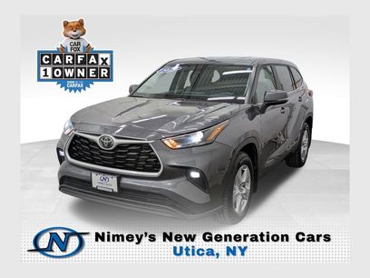 Used 2024 Toyota Highlander LE