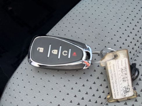 Used 2025 Chevrolet Trax LT image 23