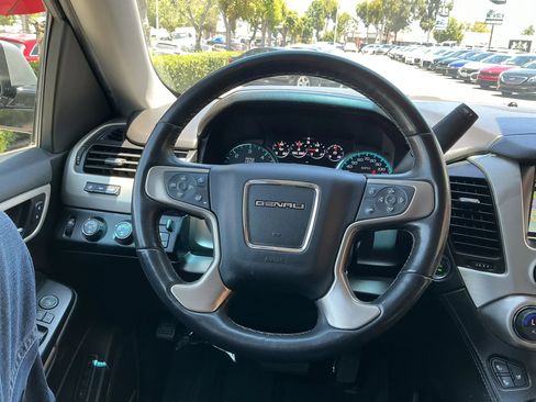 Used 2019 GMC Yukon Denali AWD/4WD image 29