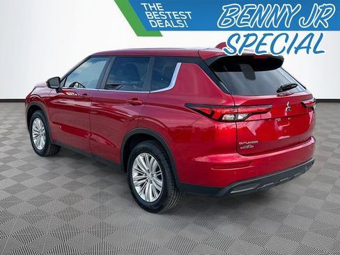 Used 2024 Mitsubishi Outlander ES image 7