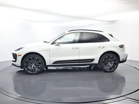 Certified 2026 Porsche Macan AWD/4WD image 2