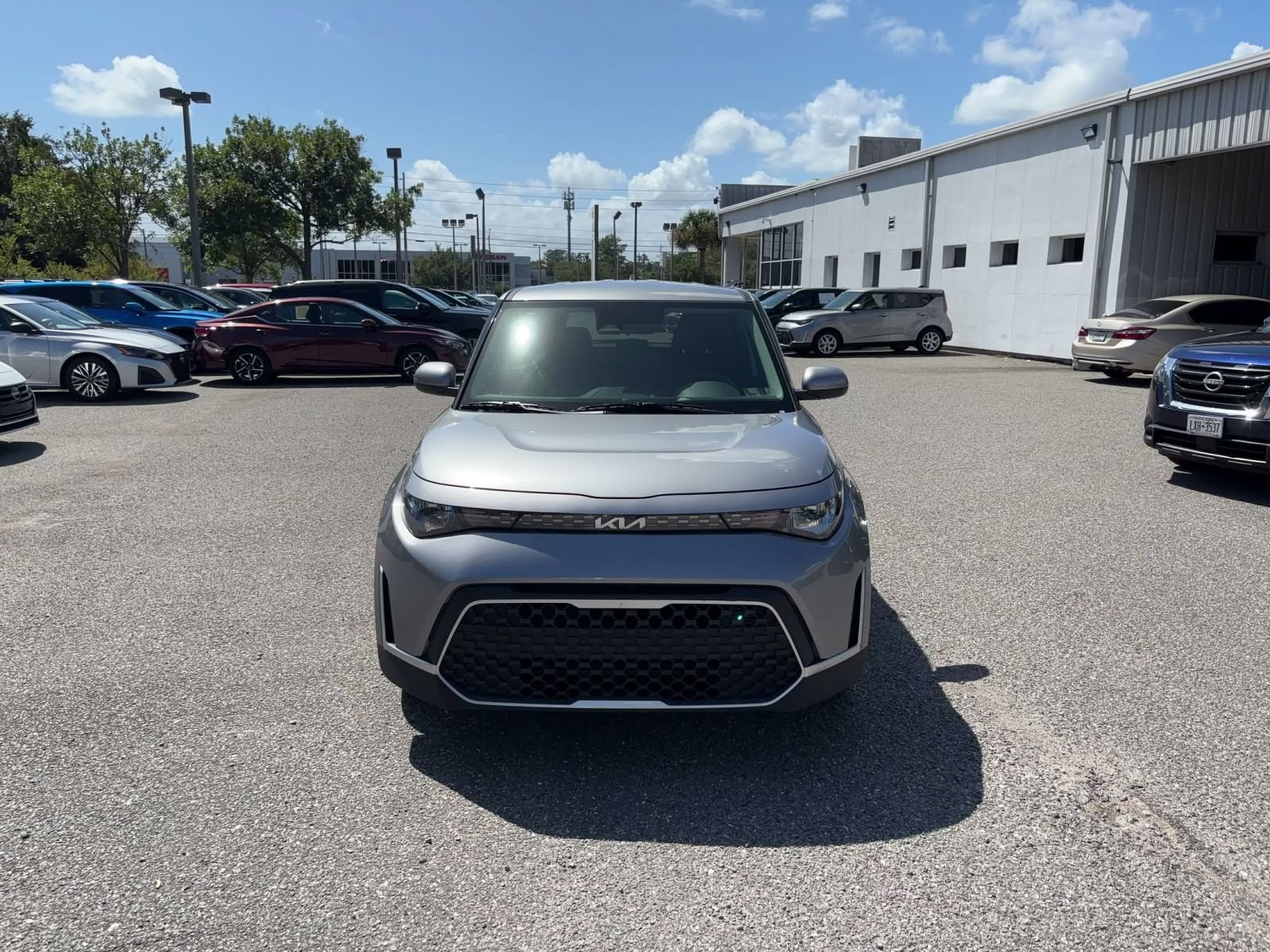 Used 2025 Kia Soul LX w/ LX Technology Package FWD image 3