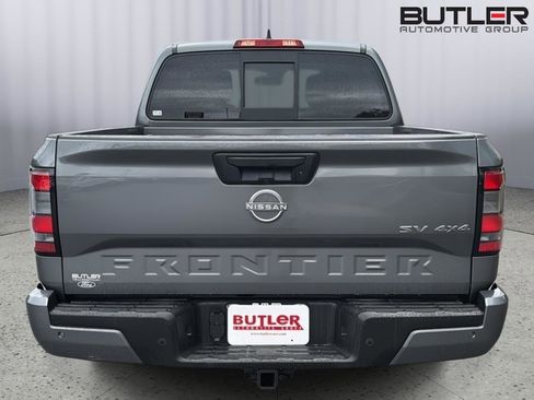 Used 2022 Nissan Frontier SV AWD/4WD image 5