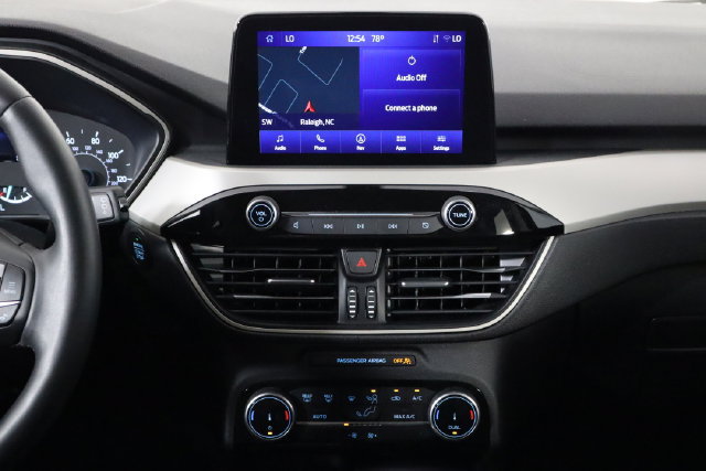 Used 2022 Ford Escape SE w/ SE Sport Appearance Package FWD image 25