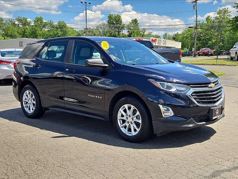 Used 2020 Chevrolet Equinox LS w/ LPO, Cargo Package FWD image 4