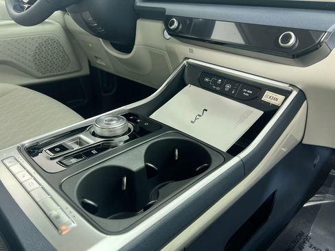 New 2026 Kia Carnival EX image 23