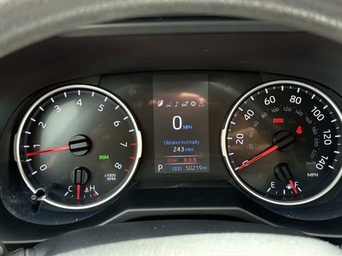Used 2020 Toyota RAV4 XLE w/ Convenience Package AWD/4WD image 28