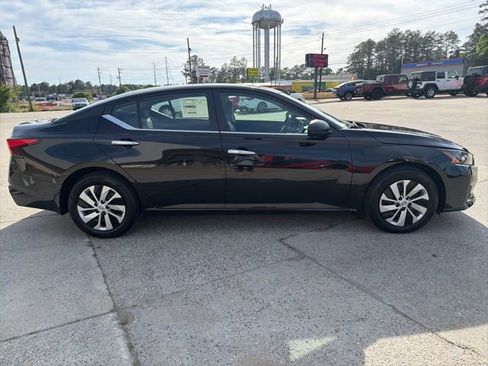 Used 2025 Nissan Altima 2.5 S image 5