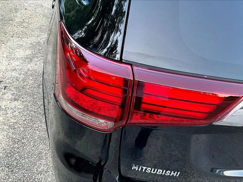 Used 2019 Mitsubishi Outlander SEL FWD image 30
