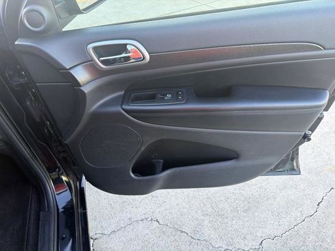 Used 2018 Jeep Grand Cherokee Altitude image 27