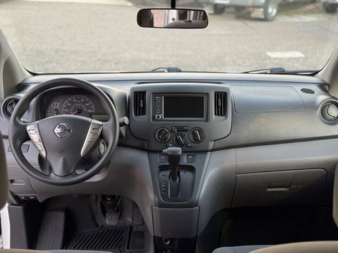 Used 2020 Nissan NV200 S w/ Back Door Glass Package image 25