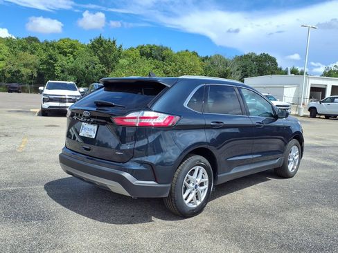 Used 2022 Ford Edge SEL w/ Convenience Package AWD/4WD image 2