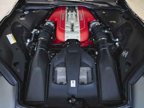 Used 2021 Ferrari 812 GTS image 13