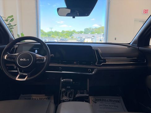 Used 2024 Kia Sportage X-Line w/ X-Line Premium Package AWD/4WD image 9