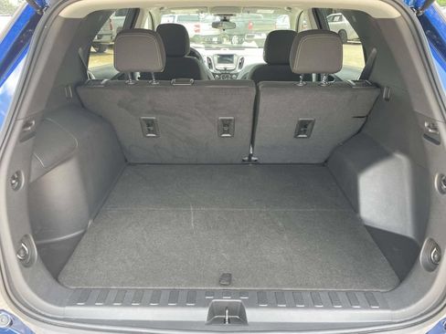 Used 2023 Chevrolet Equinox LS w/ LS Convenience Package FWD image 9