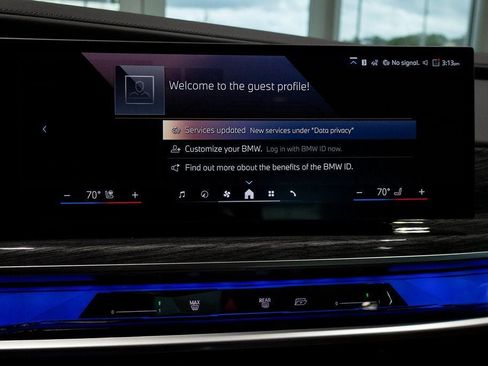 Used 2025 BMW i7 eDrive50 w/ Premium Package RWD image 29