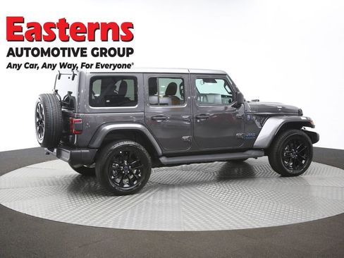 Used 2025 Jeep Wrangler Unlimited Sahara AWD/4WD image 42