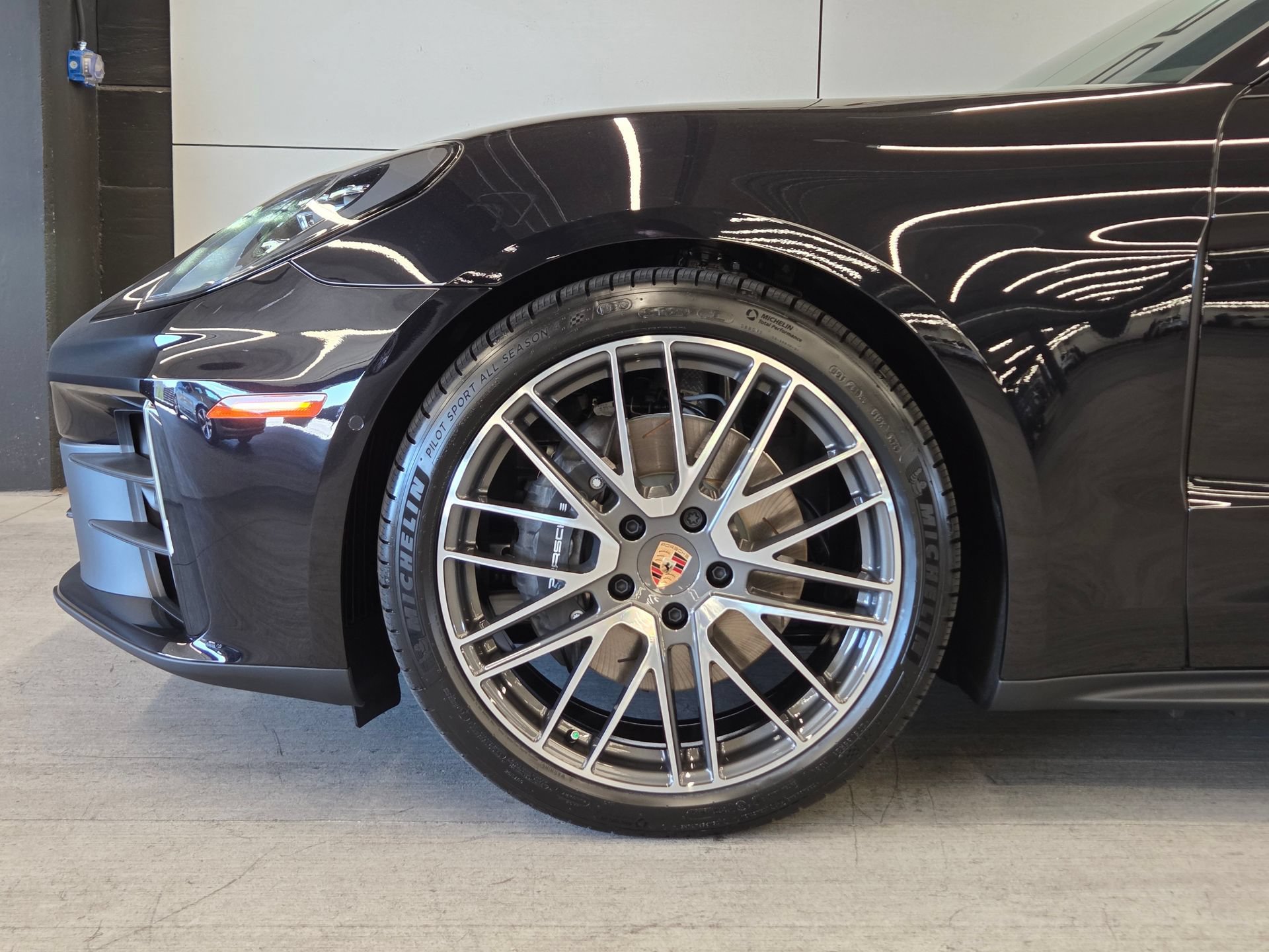 New 2026 Porsche Panamera 4 AWD/4WD image 9