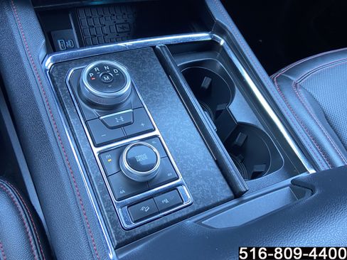 Used 2023 Ford Expedition Limited AWD/4WD image 18