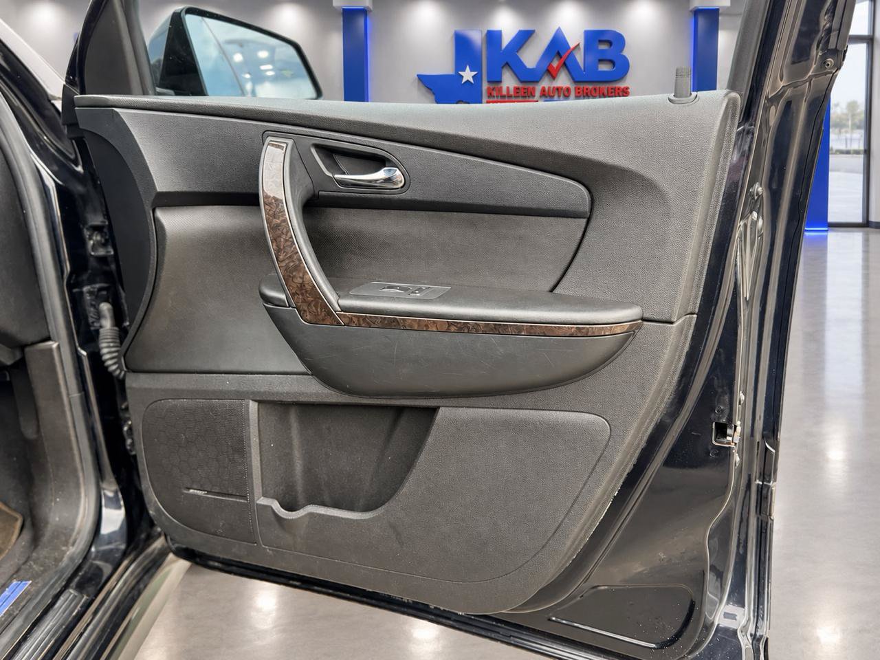 Used 2012 GMC Acadia Denali FWD image 25