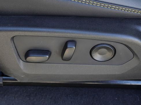 Used 2025 Chevrolet Colorado ZR2 w/ Technology Package image 17