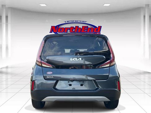 Used 2025 Kia Soul LX w/ LX Technology Package FWD image 6