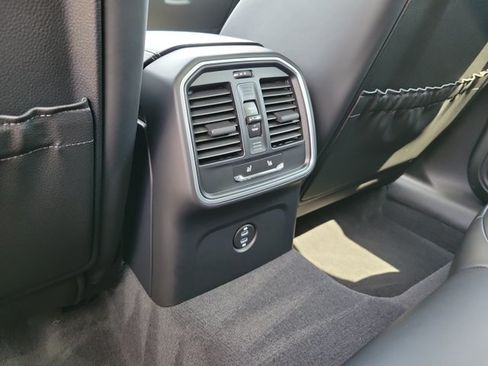 Certified 2026 Porsche Macan Turbo AWD/4WD image 18