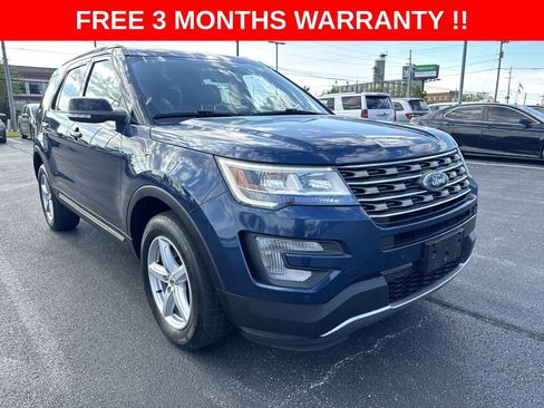 Used 2017 Ford Explorer XLT w/ Equipment Group 202A AWD/4WD image 30