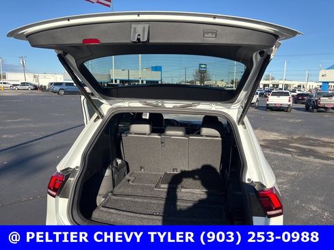 Used 2022 Volkswagen Tiguan SE R-Line image 22